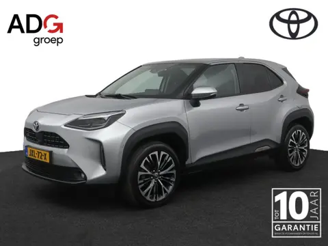 Toyota Yaris Cross 1.5 Hybrid Adventure | Leder / Stof bekleding | 360 graden camera | Stuur en stoe