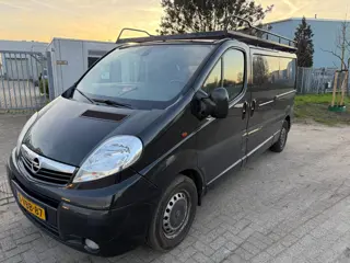 Opel Vivaro 2.5 CDTI L2H1 Versnellingsbak maakt geluid ( Gearbox not good |)