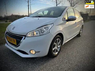 Peugeot 208 1.2 VTi Oxygo, NAVIGATIE, LED PAKKET, 15 INCH LM, DISTRIBUTIE NIEUW!!