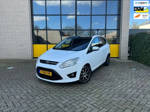 Ford C-Max Distributieriem vervangen 125PK Titanium, trekhaak, navi, camera auto inparkeer
