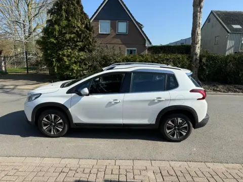 PEUGEOT 2008 1.2 Pure Tech Bleu Lease