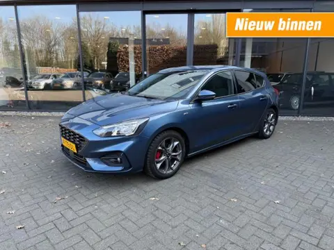 FORD FOCUS 1.0 EBH ST-Line,Winterpack,B/O,Digi Displ.,LED,Dealer OH,Lane Ass.,Carplay,Keyless,Camera