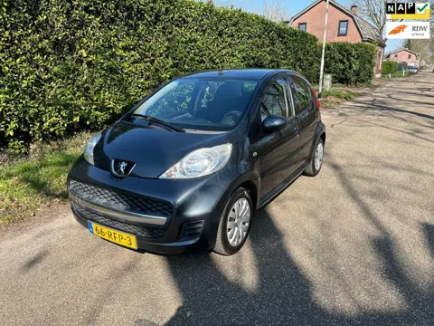 Peugeot 107 1.0-12V XS airco apk tot maart 27