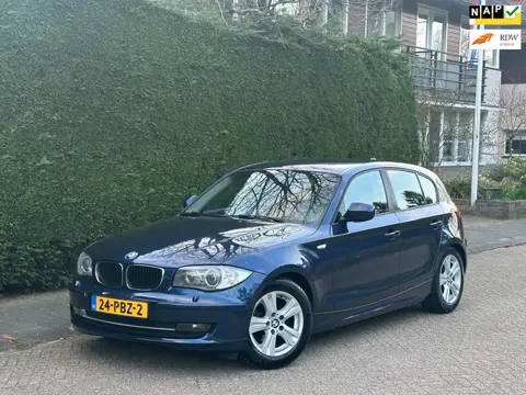 BMW 1-serie 116i AIRCO/CLIMATRONIC/NAVI/LEER/XENON/LAGE KM!!