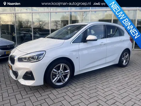 BMW 2-serie Active Tourer 220i High Executive Launch Edition Panorama dak|192 Pk| Trekhaak| Headup|A