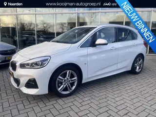 BMW 2-serie Active Tourer 220i High Executive Launch Edition Panorama dak|192 Pk| Trekhaak| Headup|A