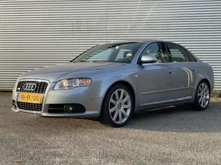 Audi A4 Limousine 2.0 TFSI quattro edition *NIEUWSTAAT* 260PK