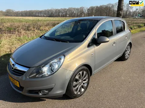 Opel Corsa 1.2-16V '111' Edition APK/Airco/Stuurbediening/LM