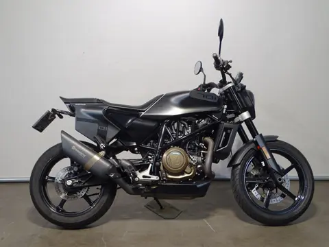 Husqvarna 701 SVARTPILEN (bj 2021)