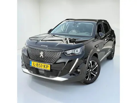 Peugeot 2008 1.2 PureTech Blue Lease Allure Keyless Xenon