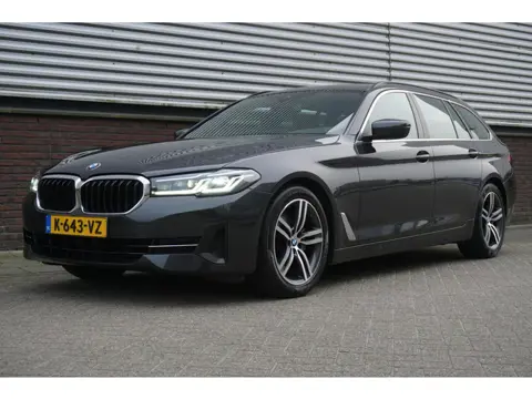 BMW 5-serie Touring 520i Business Edition Plus/Laser LED/Comfort Stoel Dealeronderhouden.