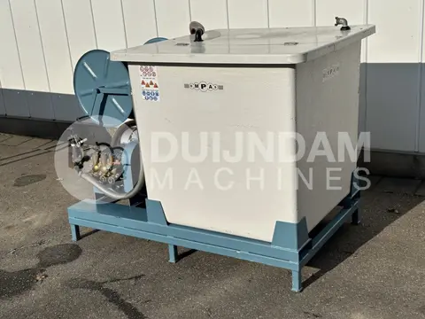 Empas 70-55-1000 ES Spuitreservoir/bak van 1000 liter met haspel en pomp.