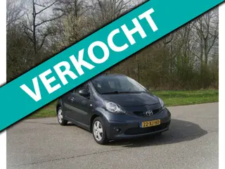 Toyota Aygo 1.0-12V Sport .AUTOMAAT .5 Ders . LMV . Airco . Achter spoiler enz