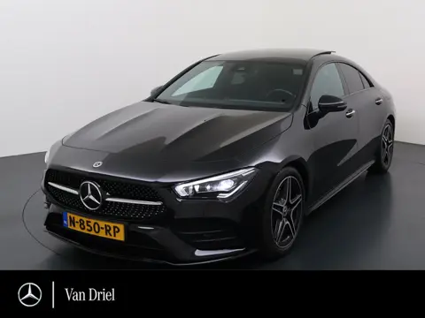 Mercedes-Benz CLA-Klasse 180 AMG line | Pano Trekhaak Memory Sound Multibeam Keyless