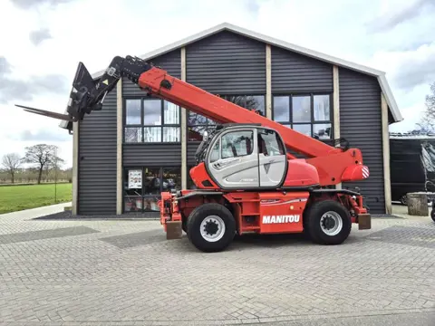 Manitou MRT 2540 Plus Privilege ST4 (bj 2015)