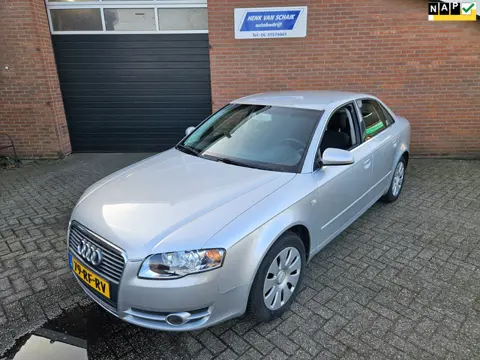 Audi A4 Limousine 2.0 2005 - Cruise control / Navi