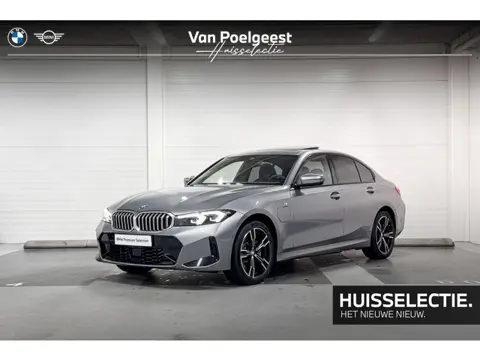 BMW 3 Serie Sedan 330e | M-Sport | Comfort Pack | Driving Assistant | Active Cruise Control | Hifi S