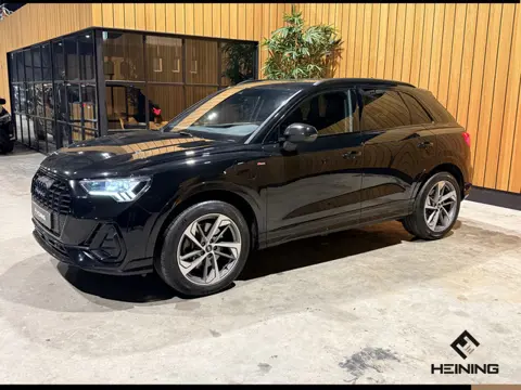 Audi Q3 45 TFSI e S edition Black edition. Trekhaak. Navi. 19 inch. Camera.