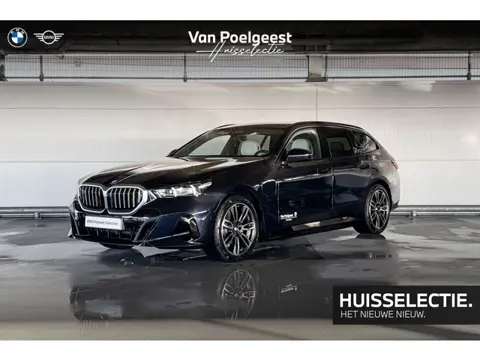 BMW 5 Serie Touring 530e | M Sportpakket | Innovation Pack | Travel Pack | Comfort Pack | Trekhaak |