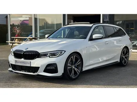 BMW 3-serie Touring 330i M-SPORT / PANO / LASER / TREKHAAK / MEMORY