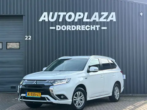 Mitsubishi Outlander 2.4 PHEV Pure TREKHAAK |APPLE CARPLAY |