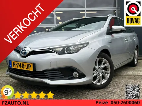 Toyota Auris Touring Sports 1.8 Hybrid Dynamic - Navigatie - Climate Control - Lichtmetalen velgen