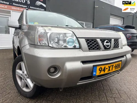 Nissan X-Trail 2.0 Columbia 2wd met trekhaak en achteruitrijcamera en cruise controle en airco