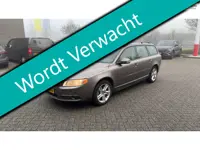 Volvo V70 2.5T Kinetic 200pk Clima Leder Trekhaak 1800kg. 2e eig. Historie