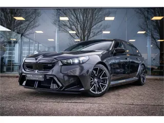 BMW M5 Touring M Drivers Pack ** Panodak ** Trekhaak ** Carbon ** Comfort pack ** Driving Ass. Prof.