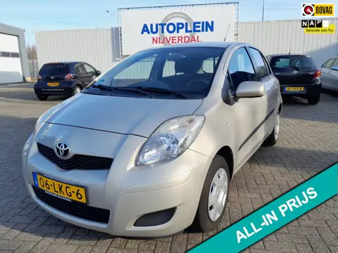 Toyota Yaris 1.0 VVTi Acces Zuinige 5 deurs Yaris met trekhaak!