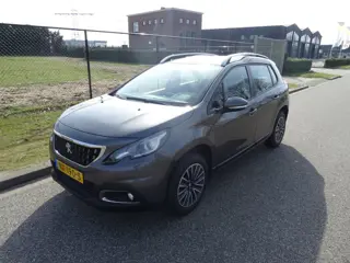 Peugeot 2008 1.2 PureTech Blue Lion