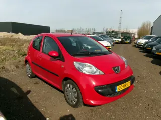 Peugeot 107 1.0-12V XS (bj 2008)