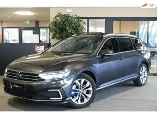 Volkswagen Passat Variant 1.4 TSI PHEV GTE 218 PK Pano Trek Virtual Navi Leder Cam Acc