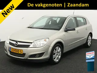 Opel Astra 1.6 Cosmo airco, leer, navi, cruisec, multifunctstuur, Voorstoelen verwarmd, parkeersenso