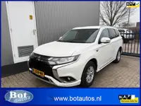 Mitsubishi Outlander 2.4 PHEV Pure / 1E EIGENAAR / APPLE CAR PLAY / TREKHAAK / ECC / CRUISE / NL-AUT
