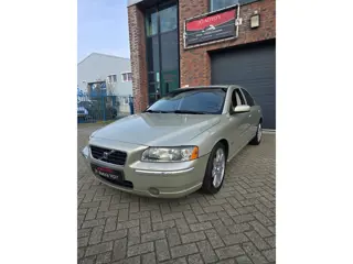 Volvo S60 2.4 Summum in uniek nette staat.
