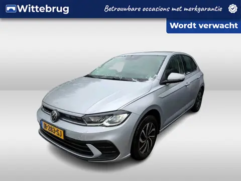 Volkswagen Polo 1.0 TSI 95pk Life DSG Automaat Navigatie by APP / LM 15 inch / Parkeersensoren V+A /
