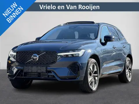 Volvo XC60 2.0 T8 Plug-in hybrid AWD Plus Dark | Facelift | Pano | 360 Camera | Leer | Winterpakket 