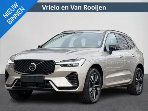 Volvo XC60 2.0 T8 Plug-in hybrid AWD Plus Dark | Facelift | Pano | 360 Camera | Leer | Winterpakket 