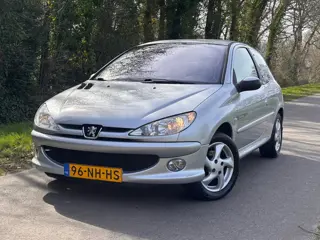 Peugeot 206 1.6-16V Quiksilver