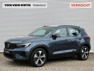 Volvo XC40 2.0 B4 Plus Dark Automaat /  Harman Kardon audio / Trekhaak / 19" velgen / Verwarmd voorr