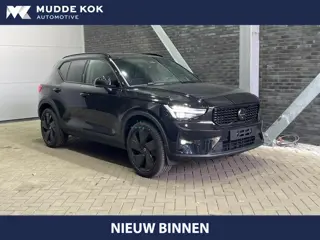 Volvo XC40 B4 Ultra Black Edition | Panoramadak | Trekhaak | 360° Camera | ACC | Stoel+Stuurverwarmi
