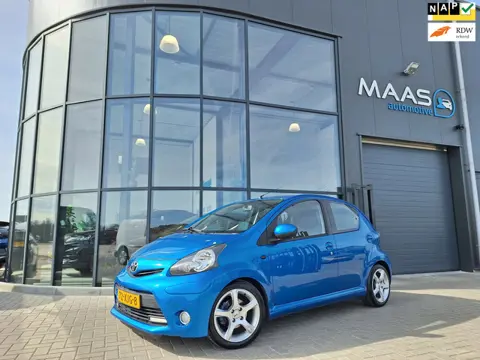 Toyota Aygo 1.0 VVT-i Aspiration UNIEK! NIEUWSTAAT EYECATCHER