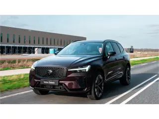 Volvo XC60 T6 350PK Plug-in hybrid AWD Ultra Dark / Black Sheep pakket / Luchtvering / Nordico bekle