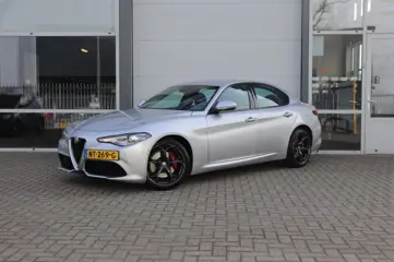 ALFA ROMEO GIULIA 2.0 T Q4 AWD 280PK VELOCE/ORIG.NL/GEDOCUMENTEERD/KEYLESS/MEMORY/19