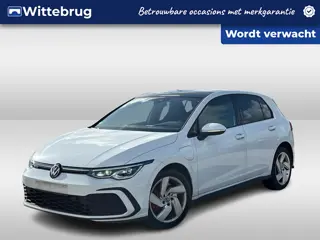 Volkswagen Golf 1.4 DSG eHybrid 245PK GTE / Panoramadak / LED Matrix / Trekhaak / Standkachel / 17''