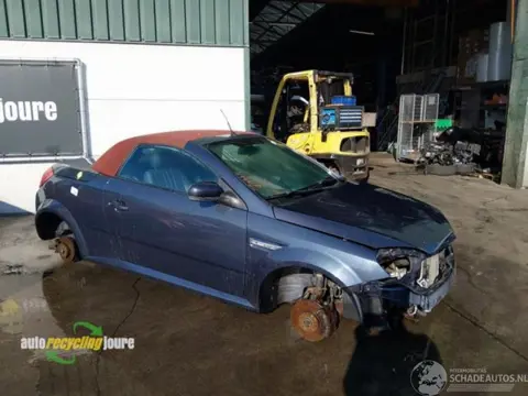 Opel Tigra Twin Top cabrio onderdelen (donorauto) kleur: 168 / 4XU