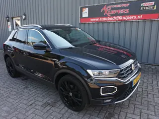 Volkswagen T-Roc 1.5 TSI Style Business Nav.Cruise.Pano.Clima.Pdc.19"Velgen