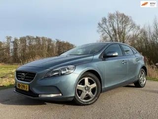Volvo V40 1.6 D2 Momentum Navi Clima 16" Velgen Trekhaak 6 Versnellingen PDC Cruise Goed Onderhouden