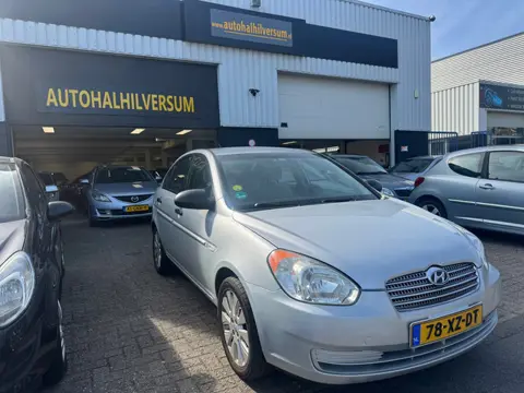 Hyundai Accent 1.4i Dynamic Automaat Airco